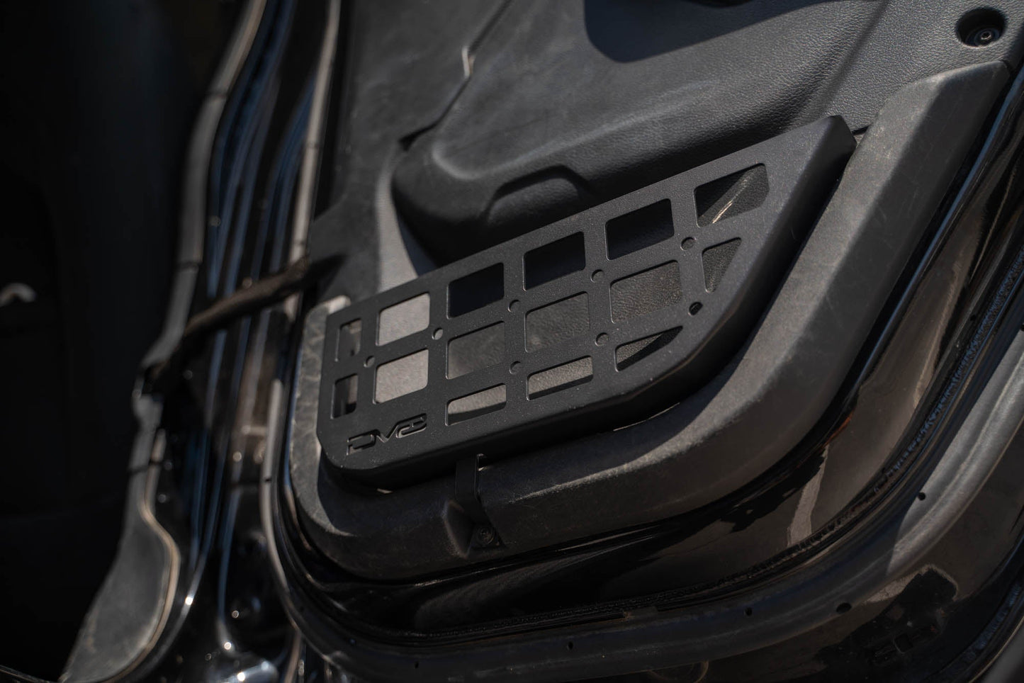 Wrangler-JL-GladiatorJT-Slim-Rear-Door-Molle-Pockets-Installed-8.jpg