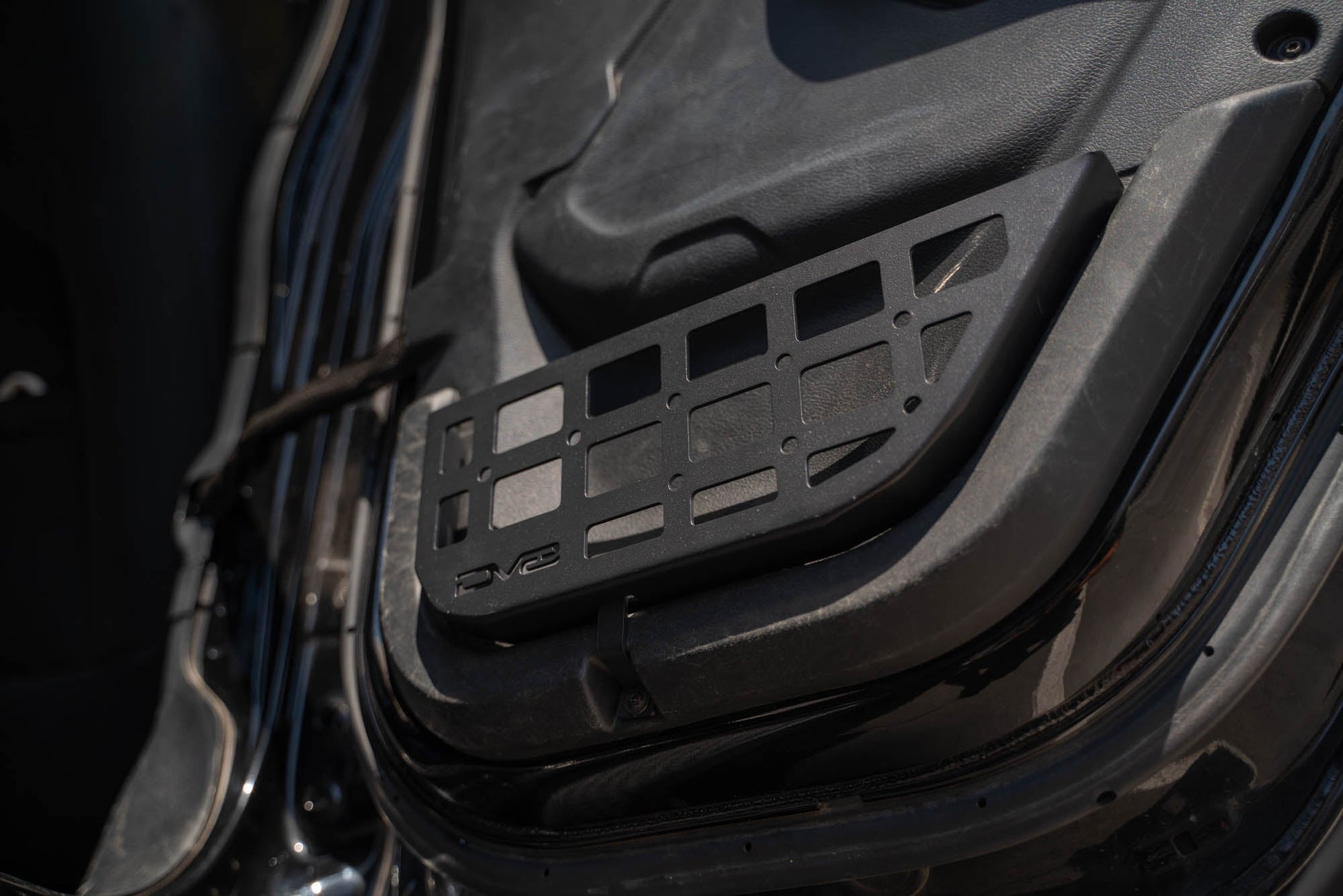 Wrangler-JL-GladiatorJT-Slim-Rear-Door-Molle-Pockets-Installed-8.jpg