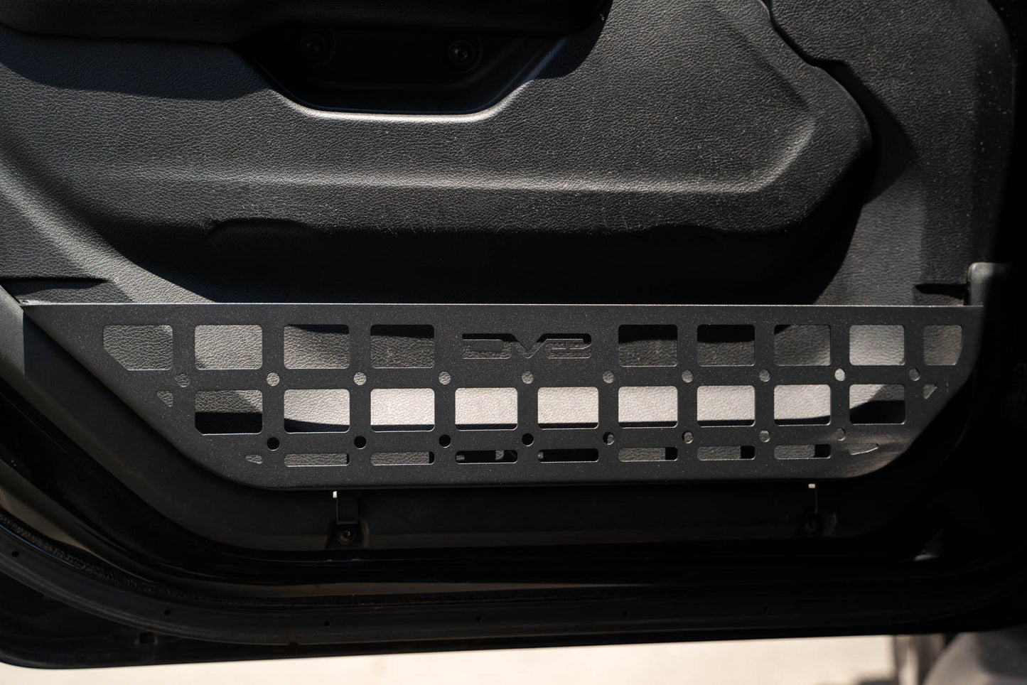 Wrangler-JL-_-Gladiator-JT-Slim-Front-Door-Molle-Pockets-Installed-4.jpg