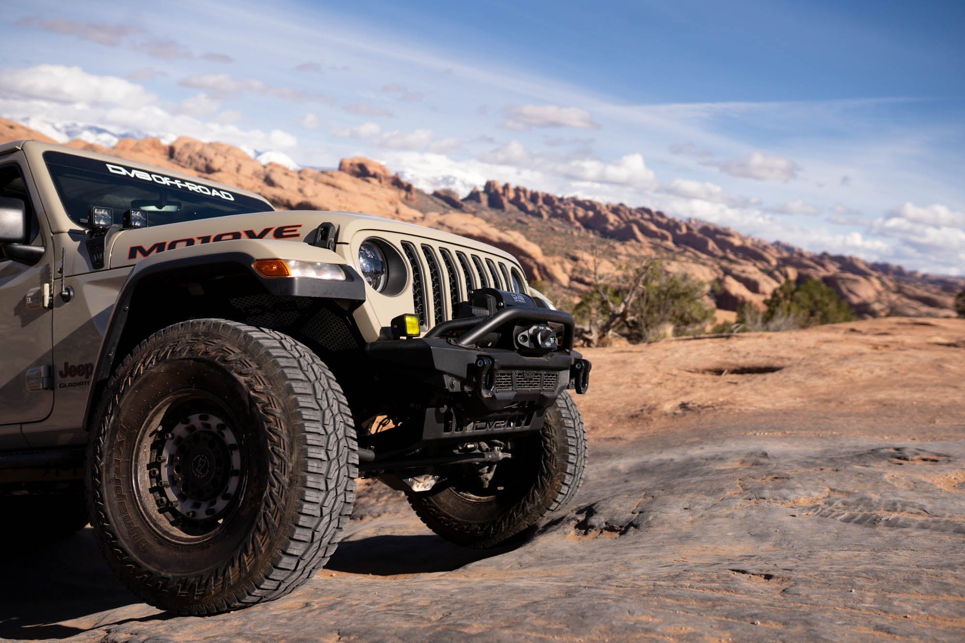 Wrangler_Gladiator-Spec-Series-Front-Bumper-Jeep-Safari-2.jpg
