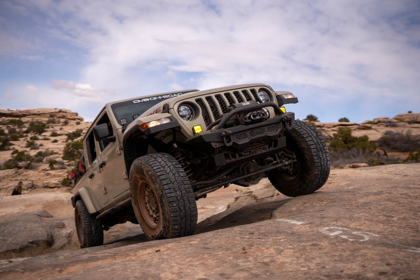 Wrangler_Gladiator-Spec-Series-Front-Bumper-Jeep-Safari-3.jpg
