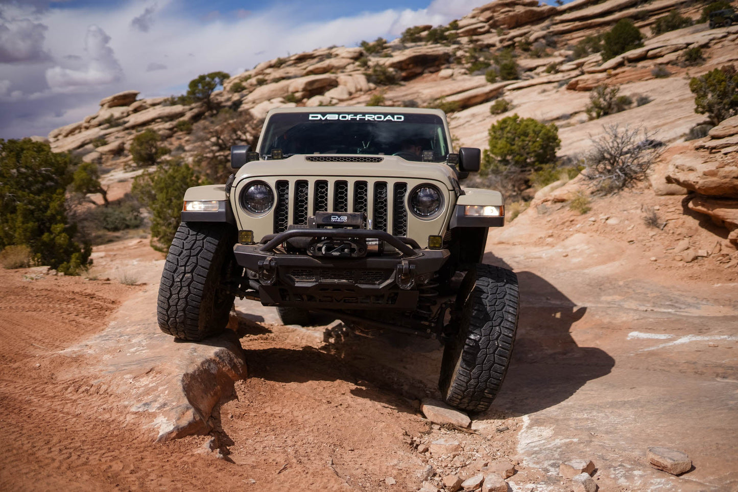 Wrangler_Gladiator-Spec-Series-Front-Bumper-Jeep-Safari-4.jpg