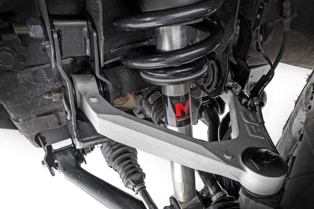 Rough Country 7 Inch Stamped Steel LCA Lift Kit | Forged UCA | Bracket | Chevy/GMC 1500 (16-18)
