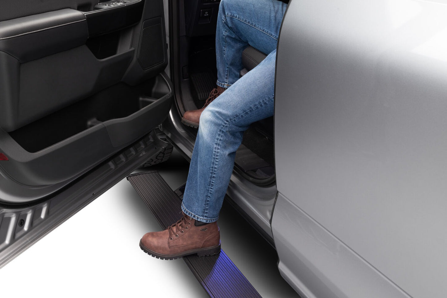 amp-powerstep-2021-ford-f150-silver-studio-05.jpg