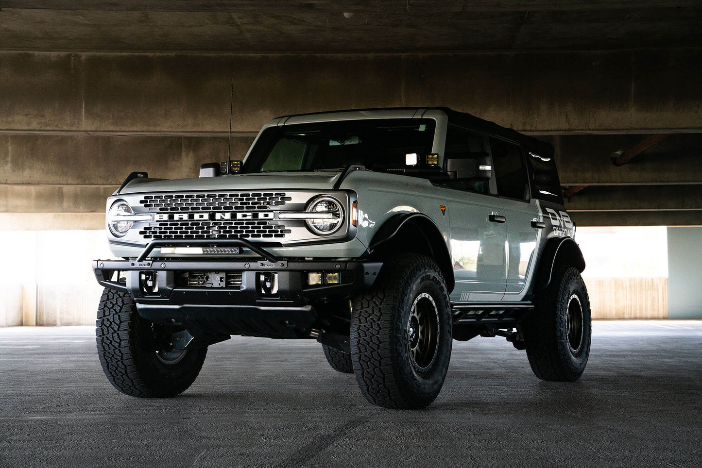 bronco-factory-bumper-bull-bar-with-light-mounts.jpg