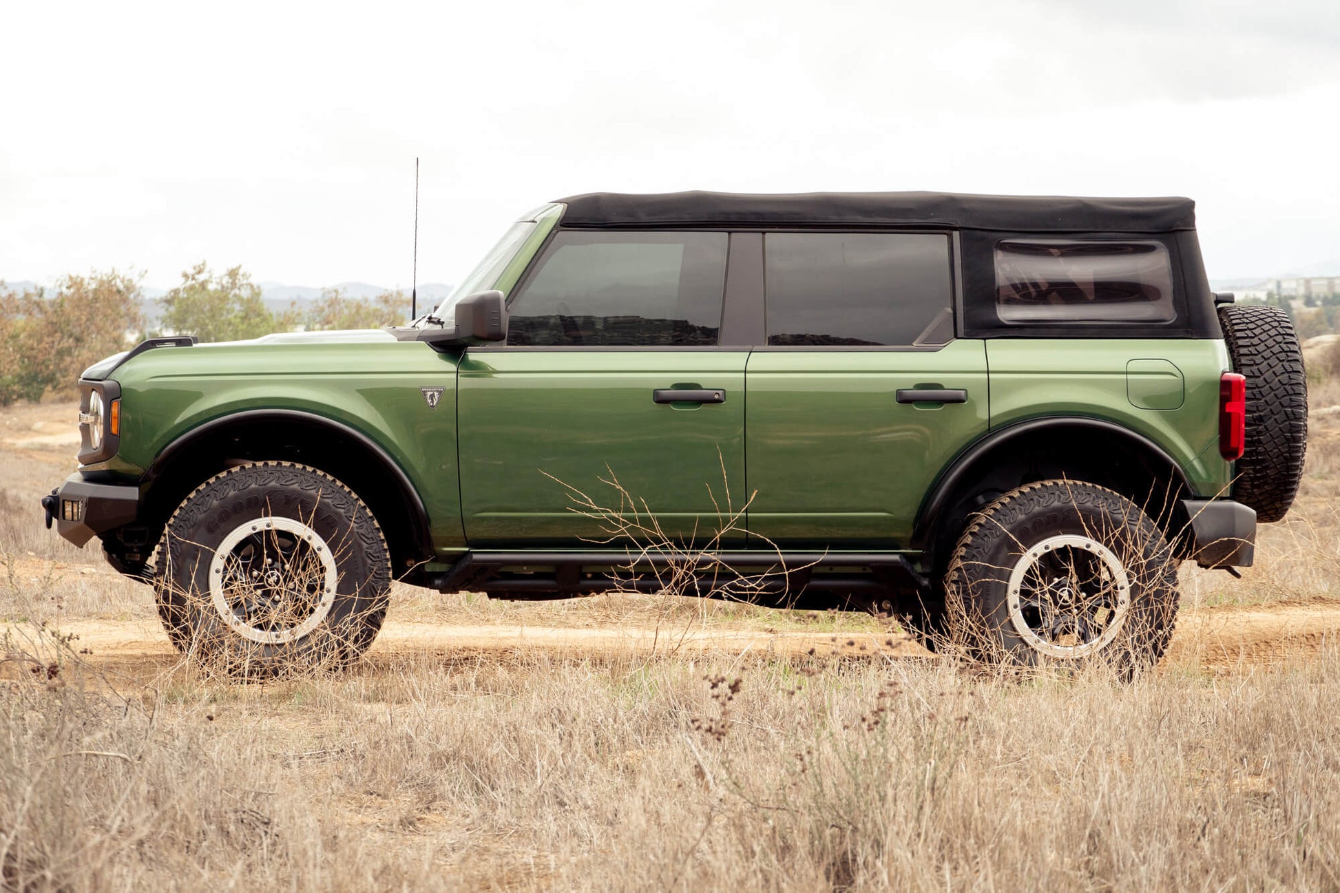 bronco-tube-fender-flares.jpg