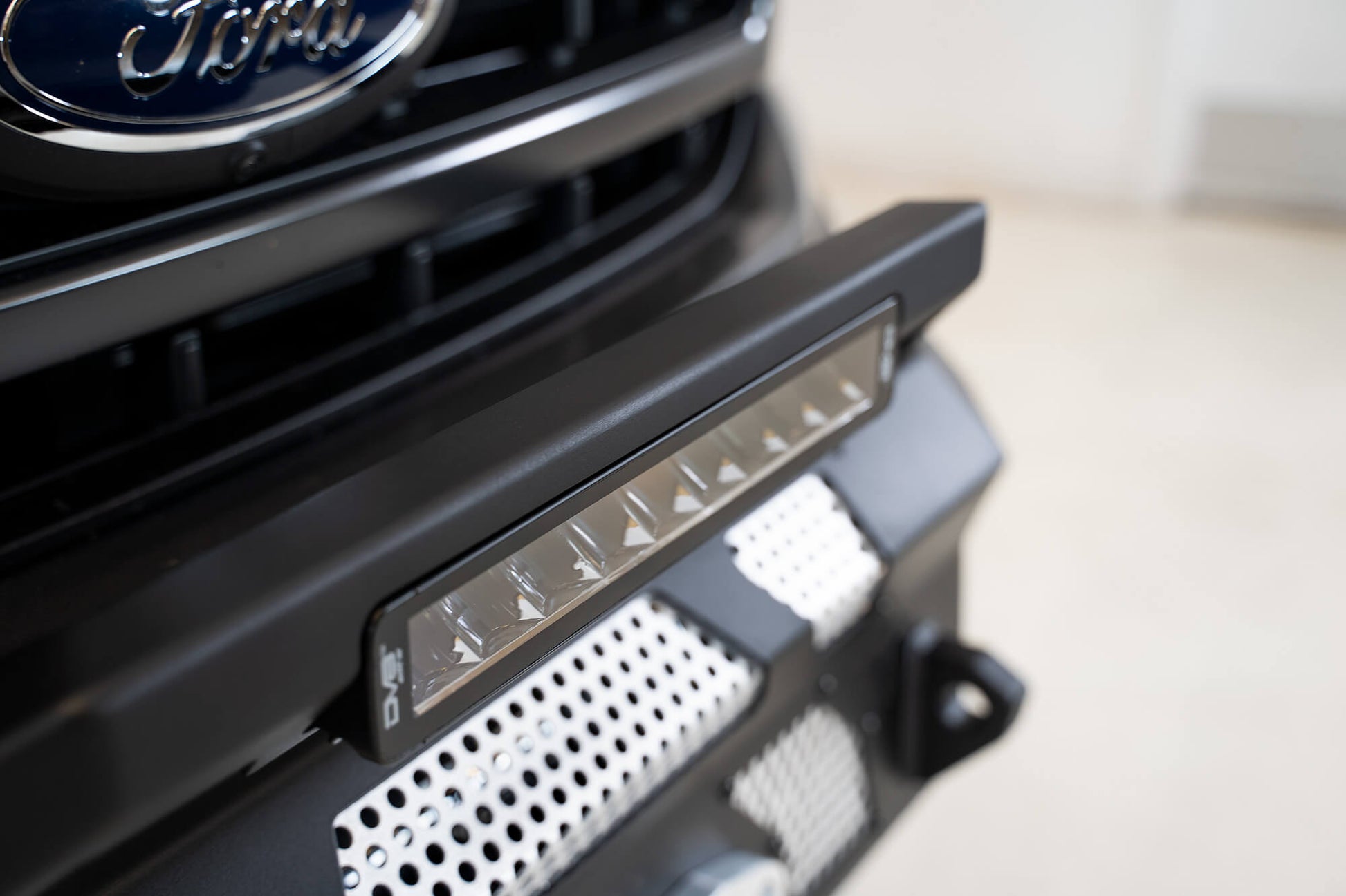 bull-bar-light-bar.jpg