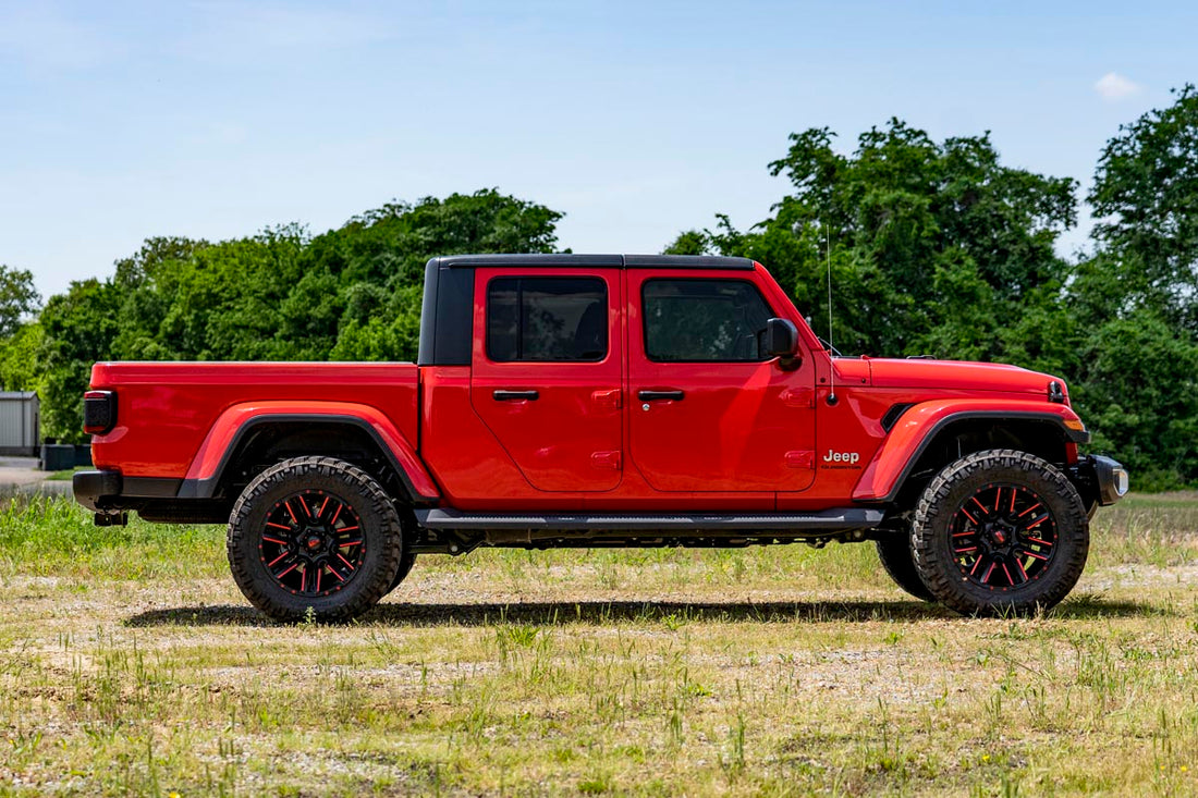 Rough Country 2.5 Inch Leveling Kit | Jeep Gladiator JT 4WD (2020-2023)
