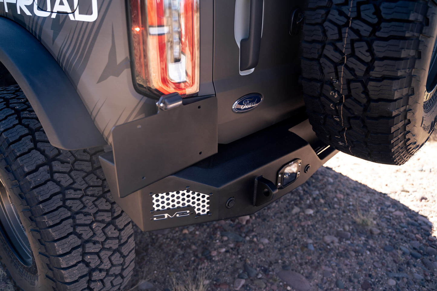 dv8-bronco-rear-bumper.jpg