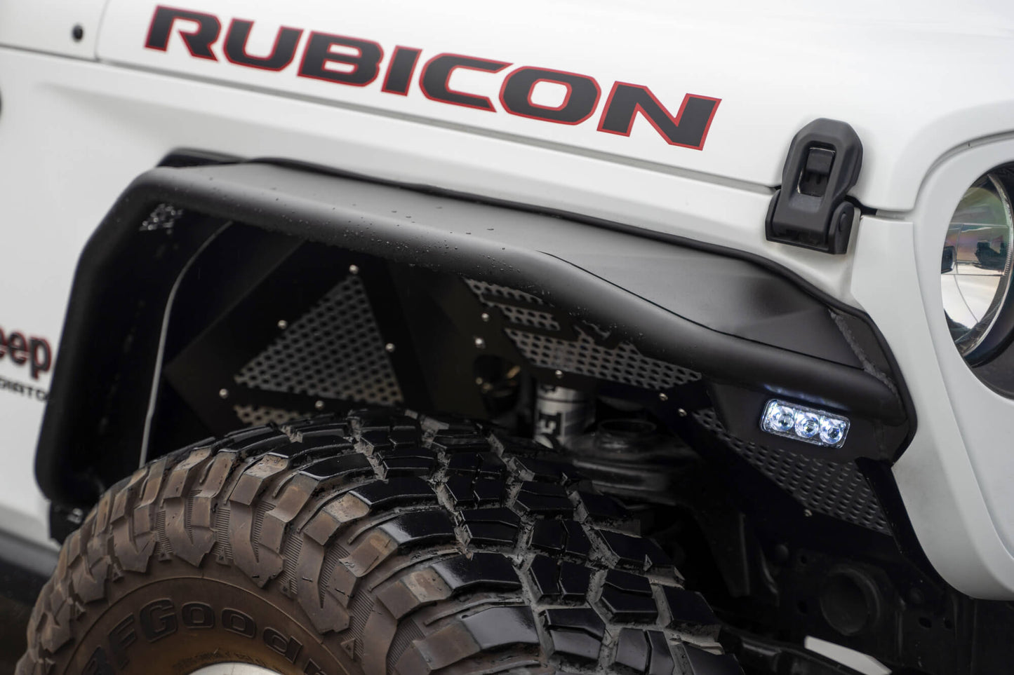 dv8-jeep-gladiator-fender-flares_041b51db-ef70-4689-9148-84d0d02490da.jpg