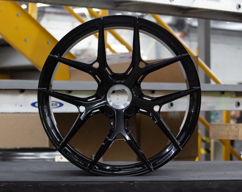 Vossen S21-01 Wheel | 21x10.5 | +22mm Front | 5x132 Bolt Pattern - Gloss Black