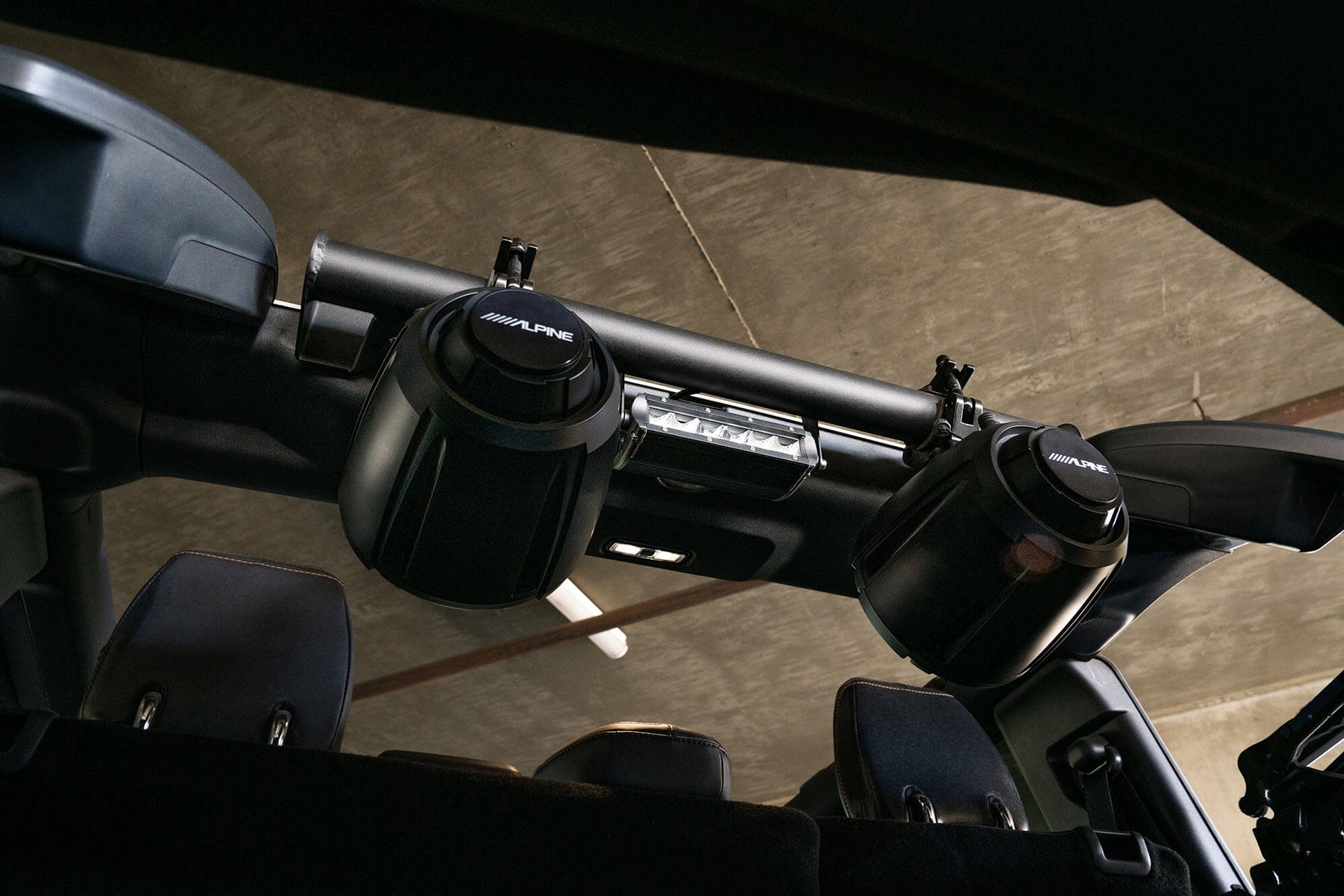 ford-bronco-speaker-light-mount-bar.jpg