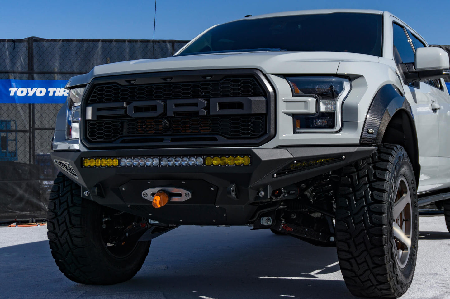 ford-raptor-winch-front-bumper_b42fa372-d7ed-4cd8-9f60-bf6ccc51decb.jpg