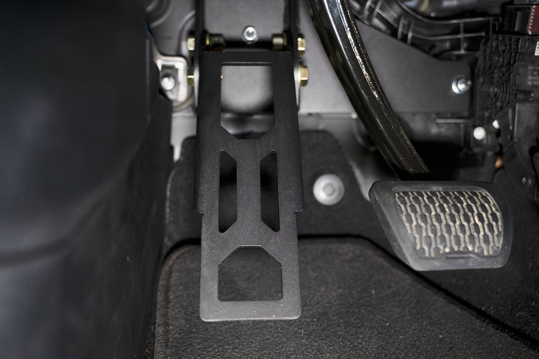 gladiator-foot-rest-pedal.jpg