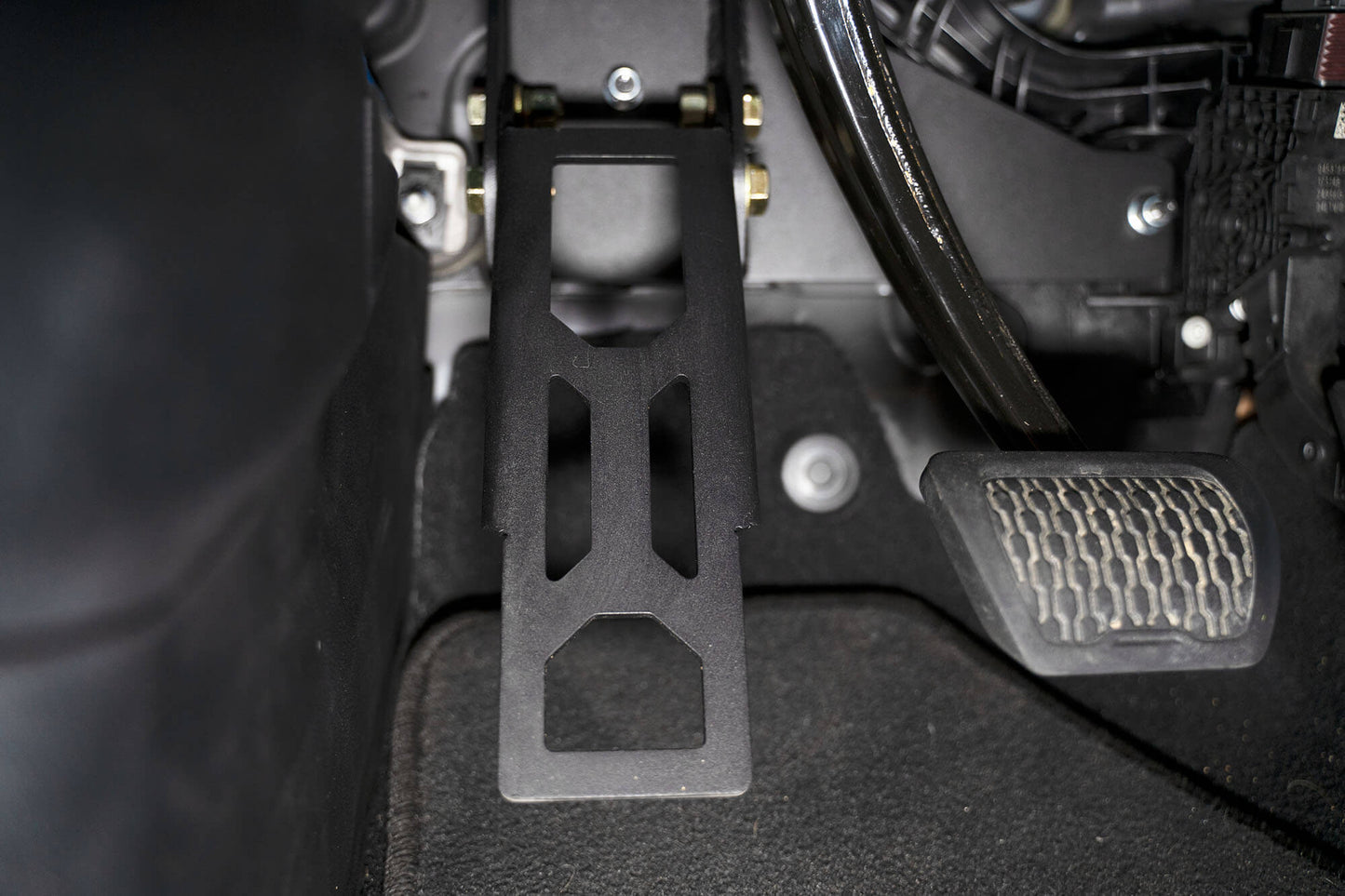 gladiator-foot-rest-pedal.jpg