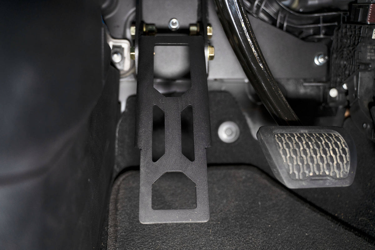 gladiator-foot-rest-pedal.jpg