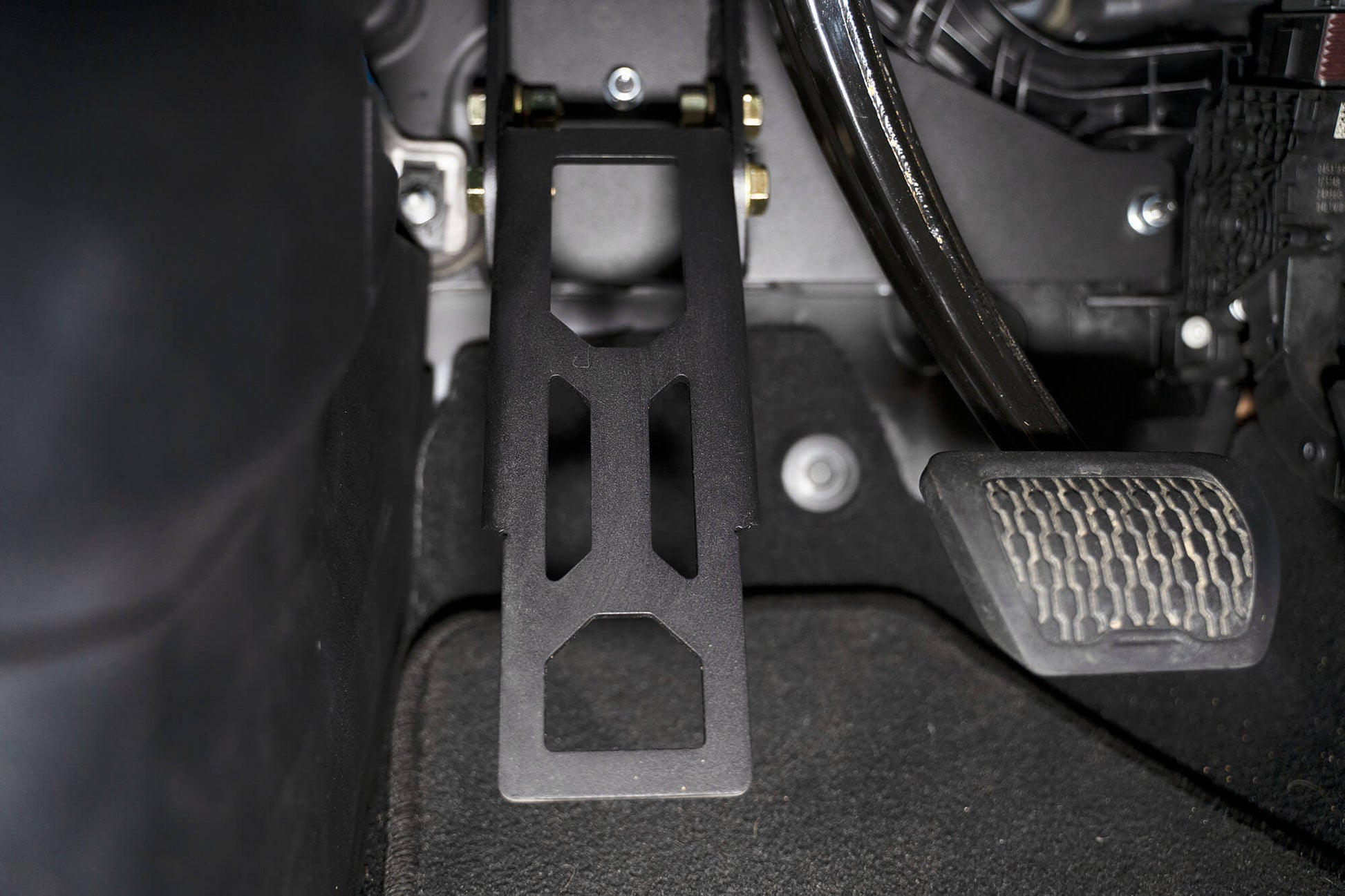 gladiator-foot-rest-pedal.jpg