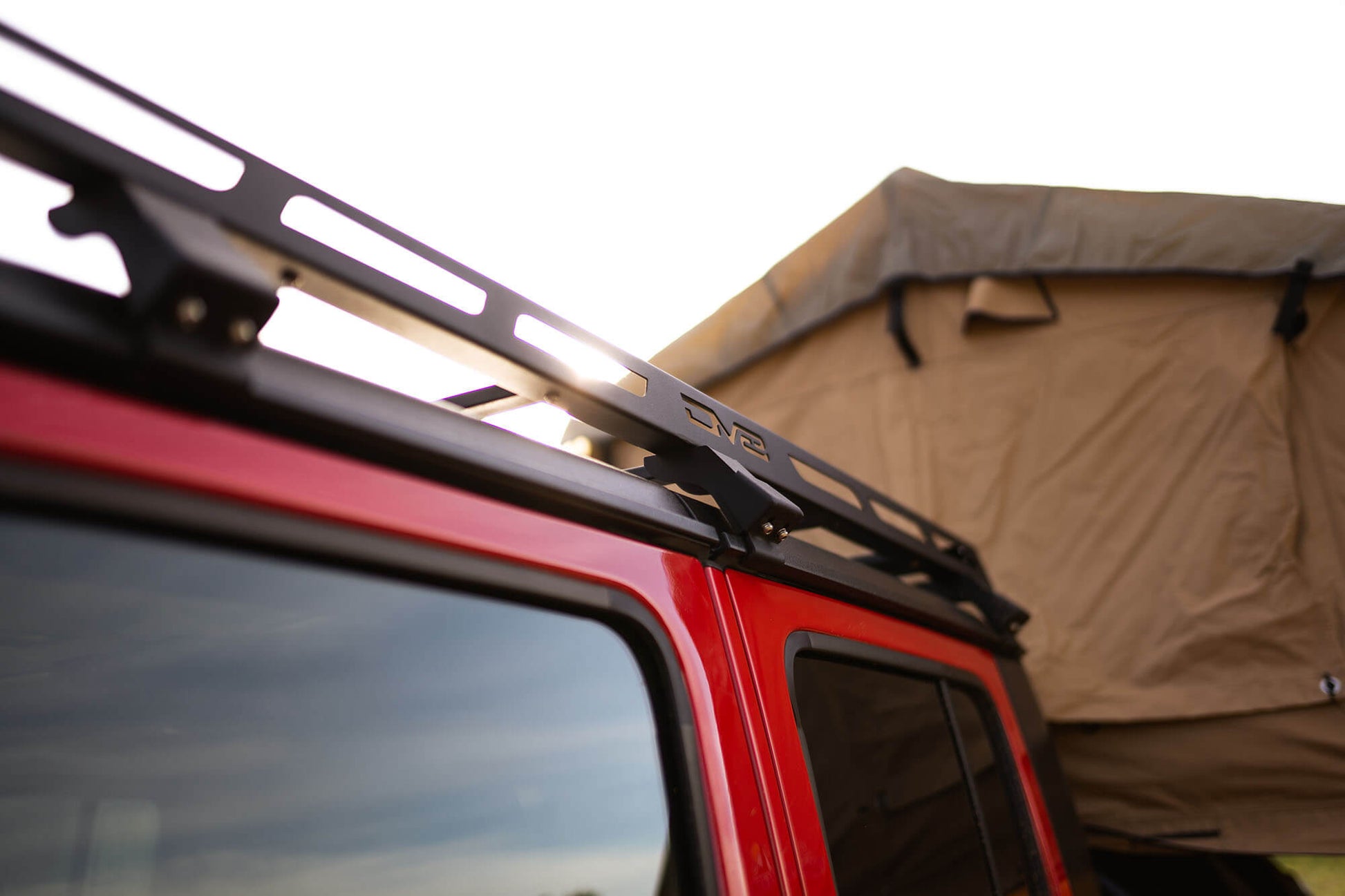 gladiator-roof-rack_d6f95e51-b08e-4a58-a62a-5fd0cf8e0157.jpg