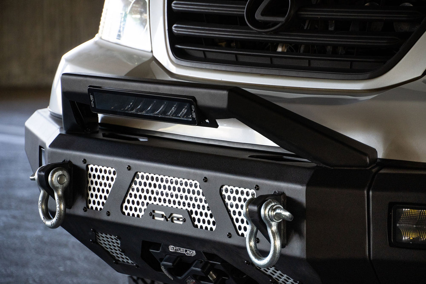 gx-470-bumper-with-bull-bar_f334a7dc-b6e4-47df-bfdc-28072bb852c3.jpg