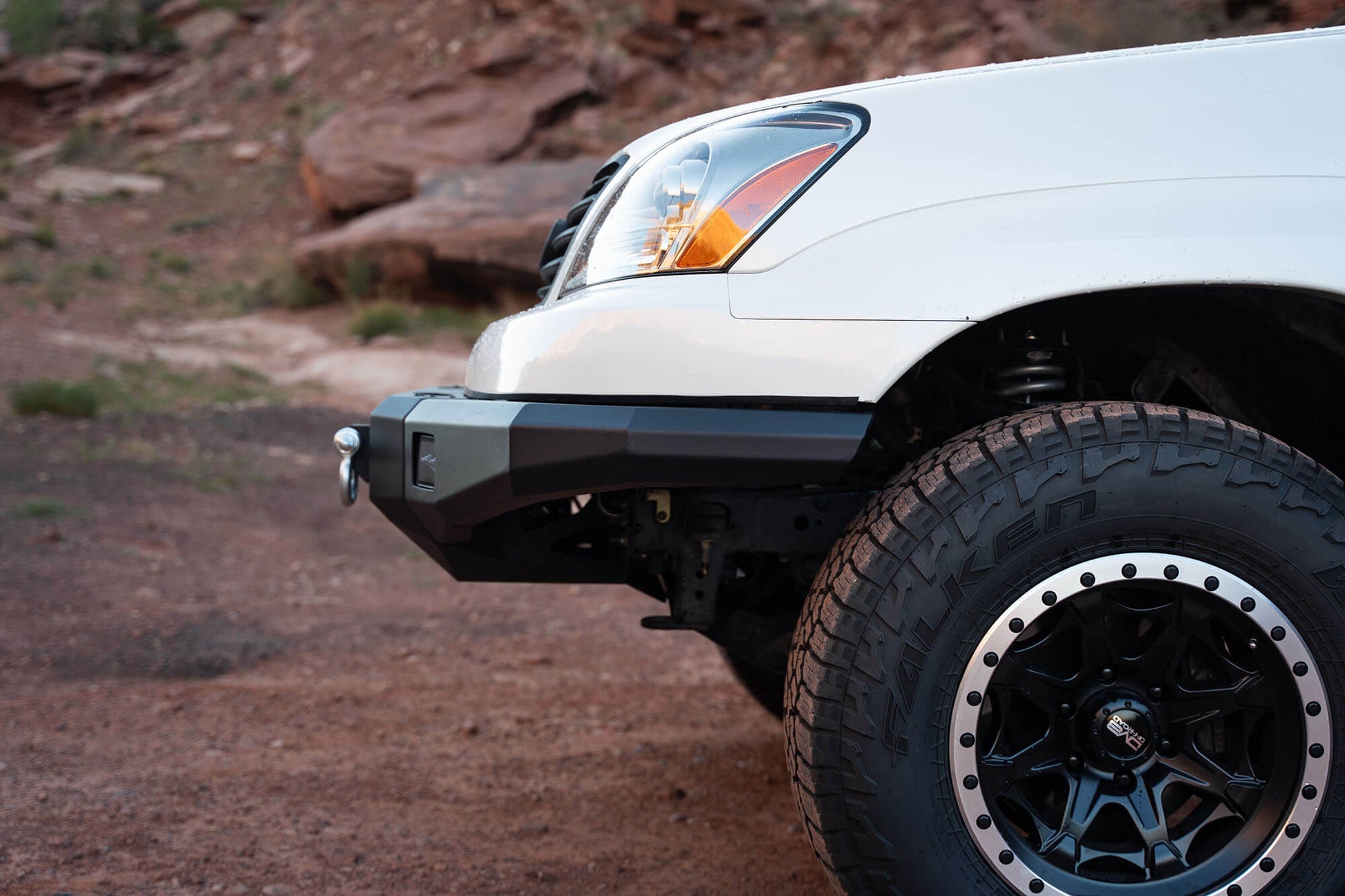 gx-470-off-road-front-bumper_d6289d7c-f2d3-4ebc-a026-919a95015c53.jpg