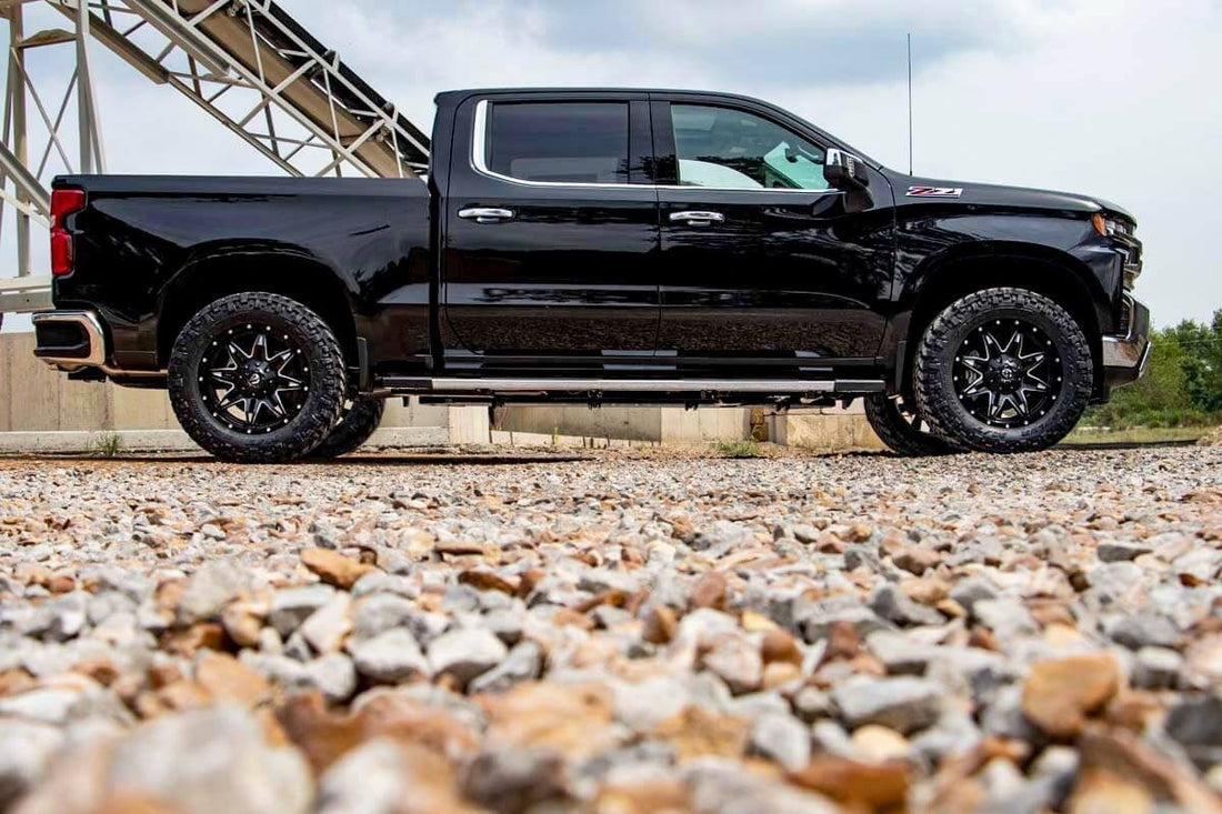 Rough Country 2 Inch Leveling Kit | Chevy/GMC Sierra 1500 (19-26)/Silverado 1500 (19-26)