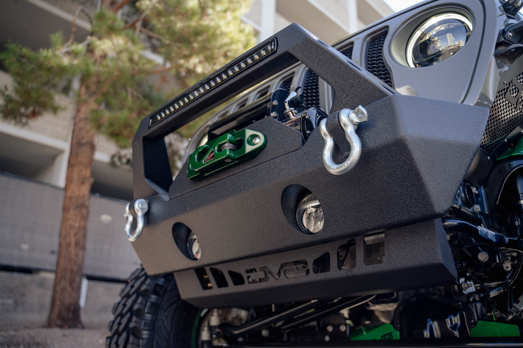 jeep-bumper-light-bar.jpg