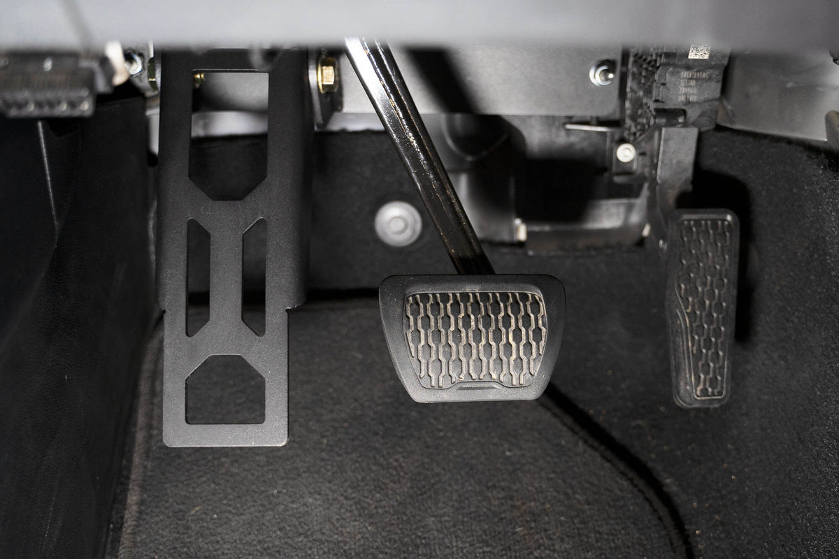 jeep-dead-pedal-foot-rest.jpg