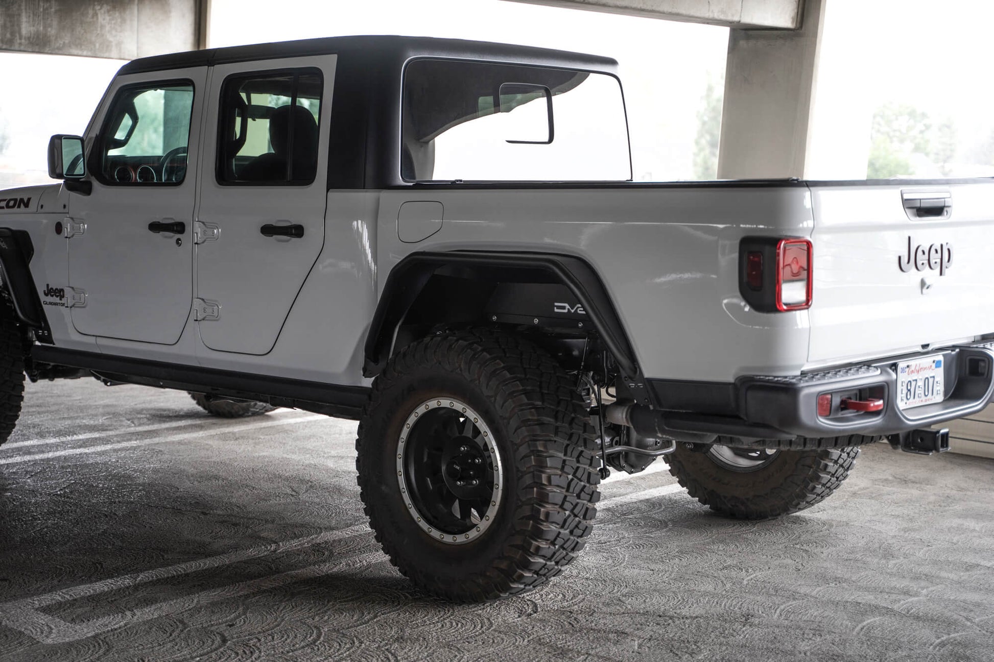 jeep-gladiator-fender-flares_dd959d5b-b23f-4a27-8528-cc22589c03ad.jpg