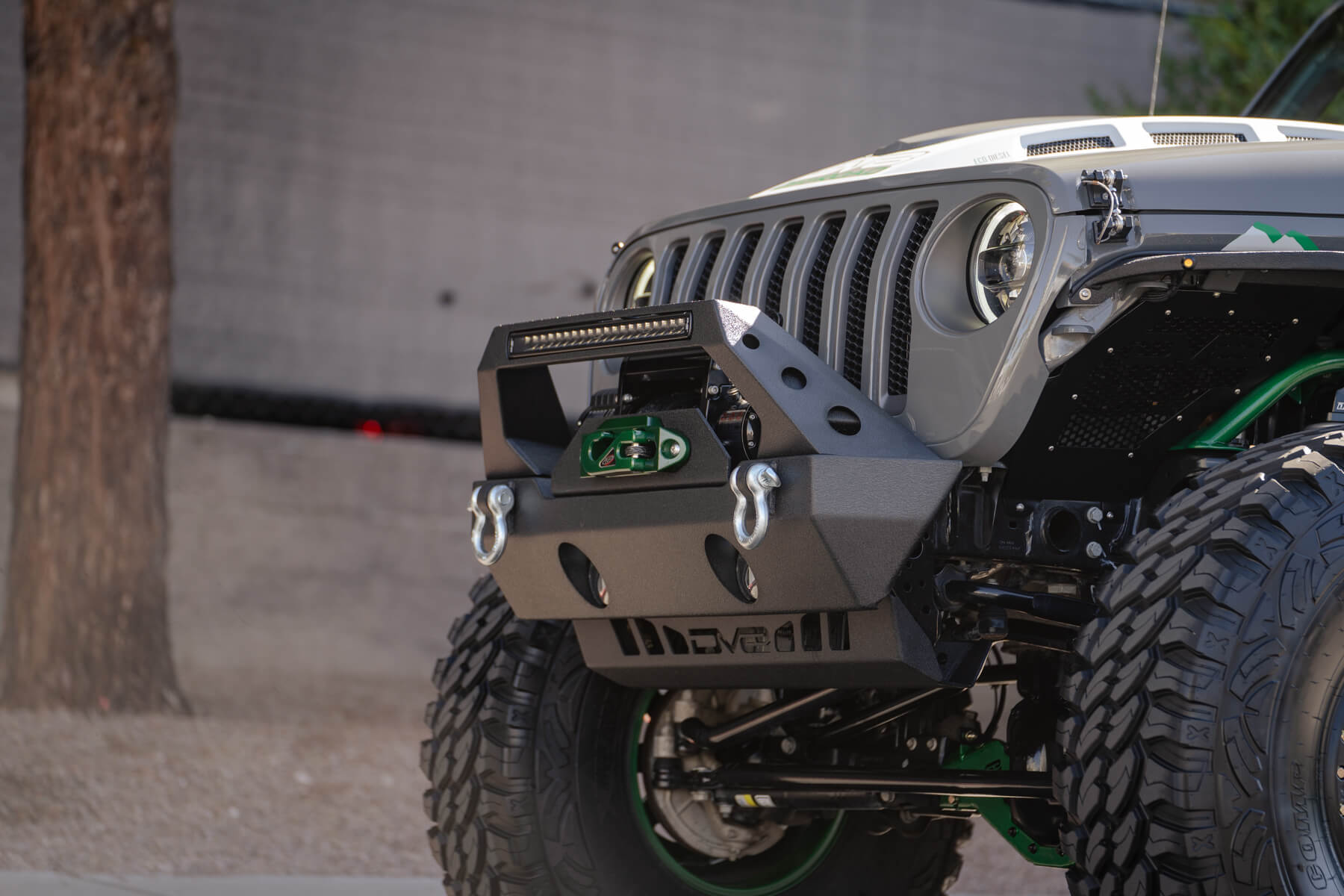 jeep-light-bar_1ebf2bf4-2511-41f2-a4f5-305cd2c7ef32.jpg