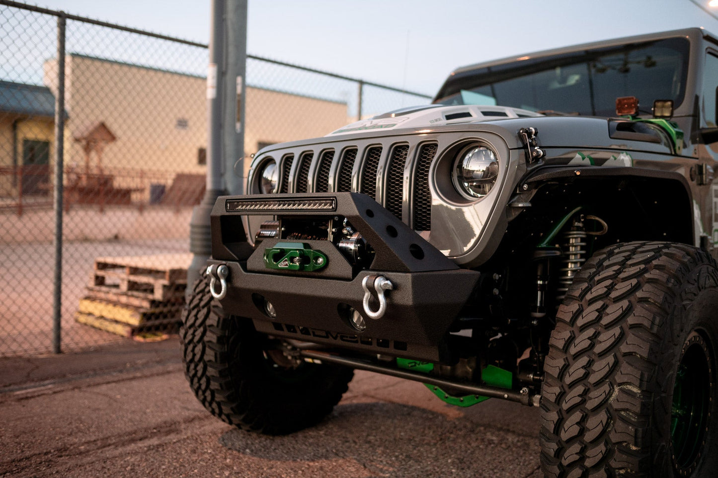 jeep-wrangler-led-headlights_0315c100-d4a2-48f8-8fc2-00fee8ced27b.jpg