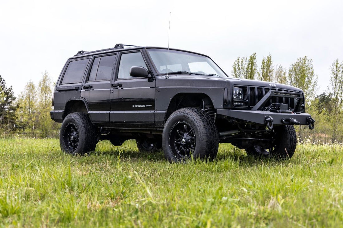 Rough Country 3 Inch Lift Kit | Jeep Cherokee XJ 2WD/4WD (1984-2001)