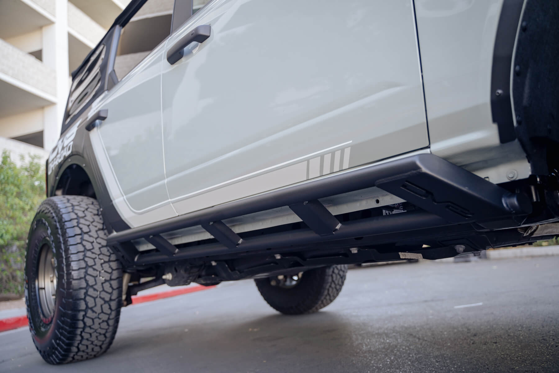 rock-sliders-for-ford-bronco.jpg