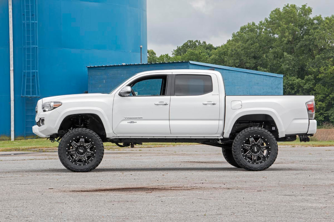 Rough Country 6 Inch Lift Kit | Toyota Tacoma 2WD/4WD (2005-2015)