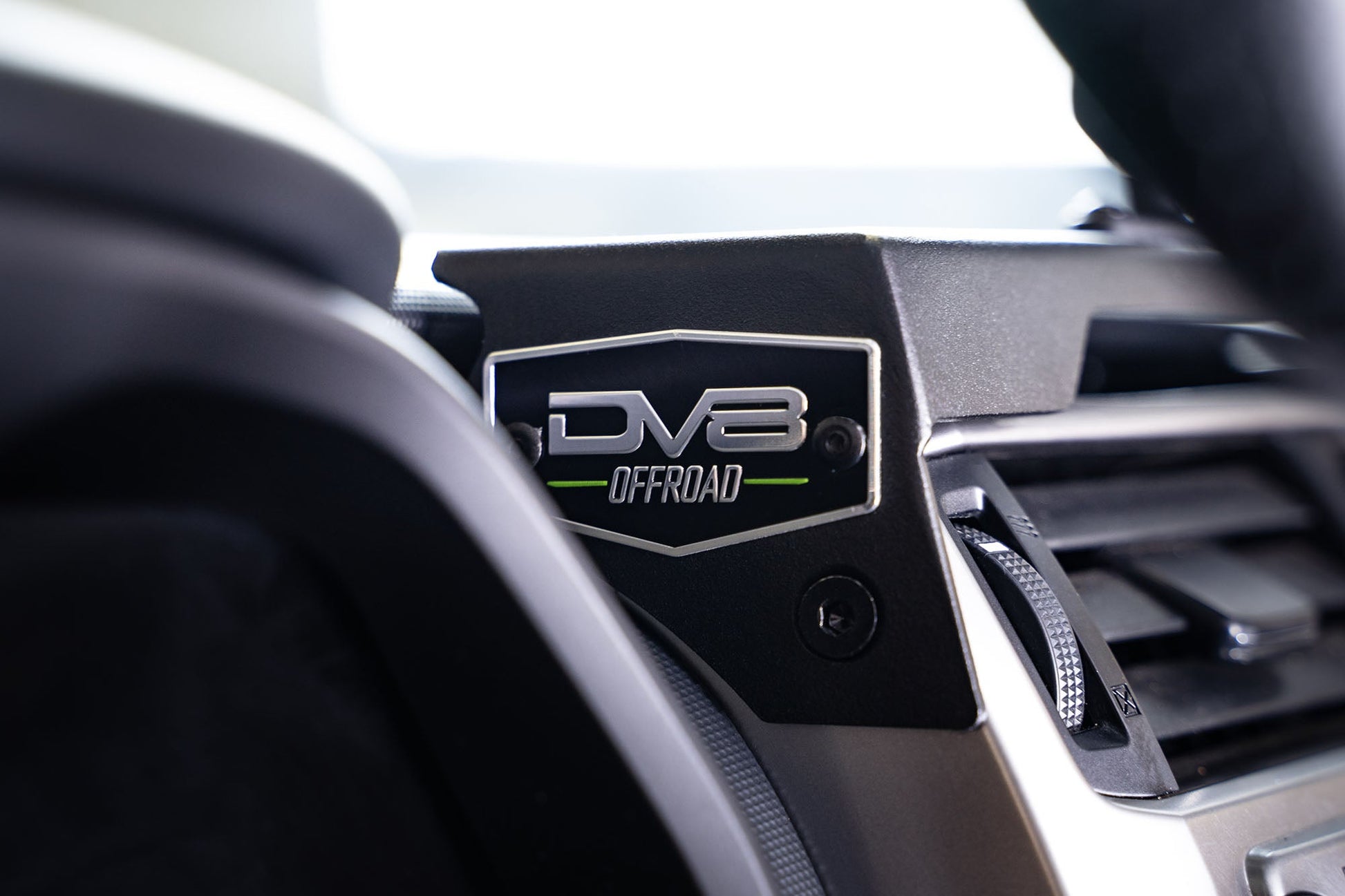 toyota-4runner-mobile-phone-mount-device.jpg