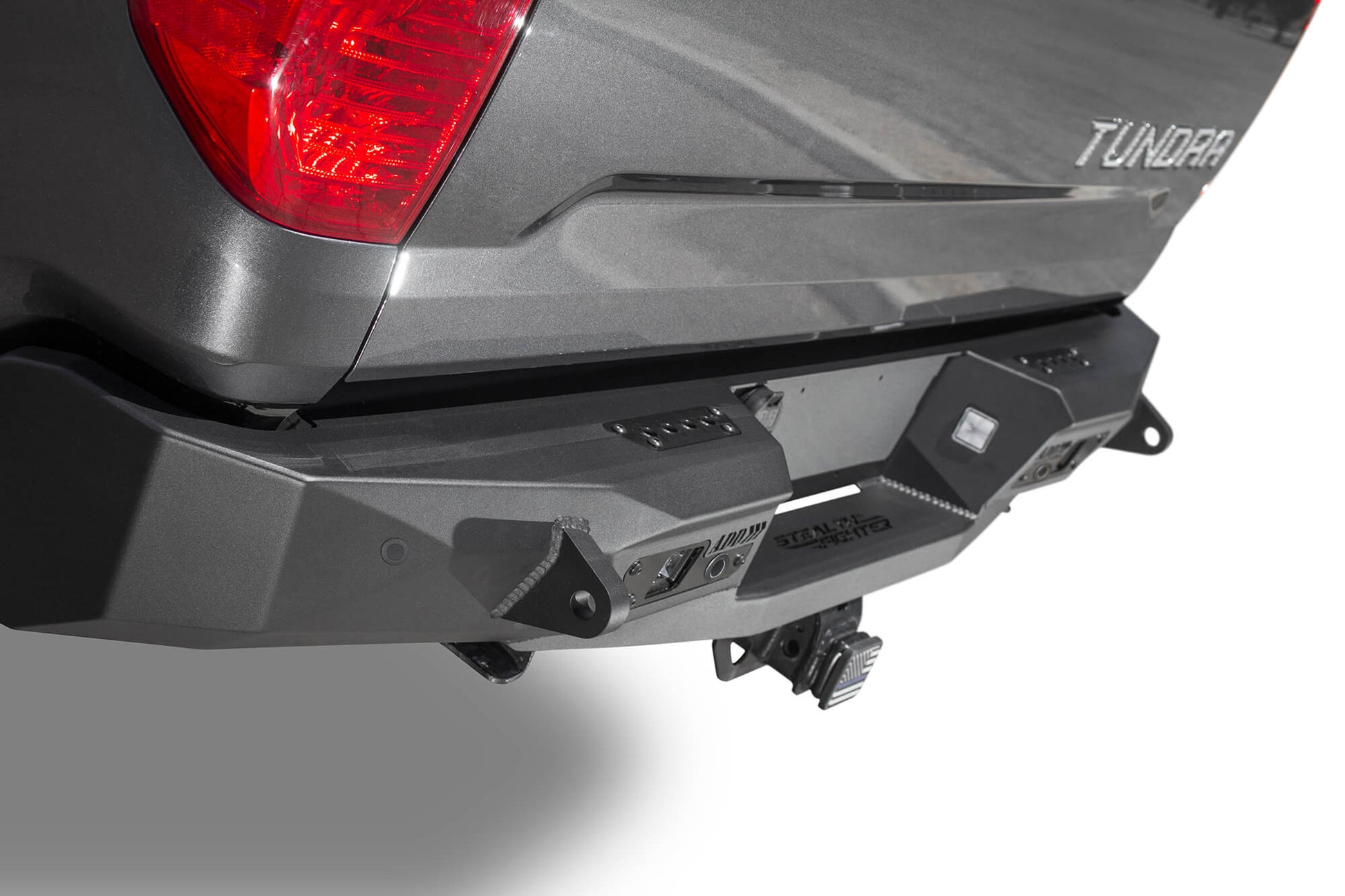 toyota-tundra-rear-bumper_ff1a94c6-2d9b-4601-ae29-7bb8cd0cc578.jpg