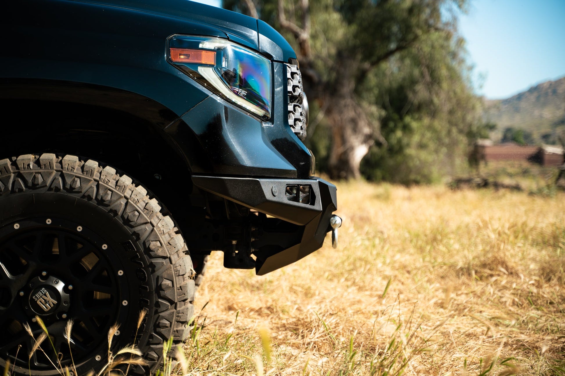 tundra-winch-bumper-10.jpg