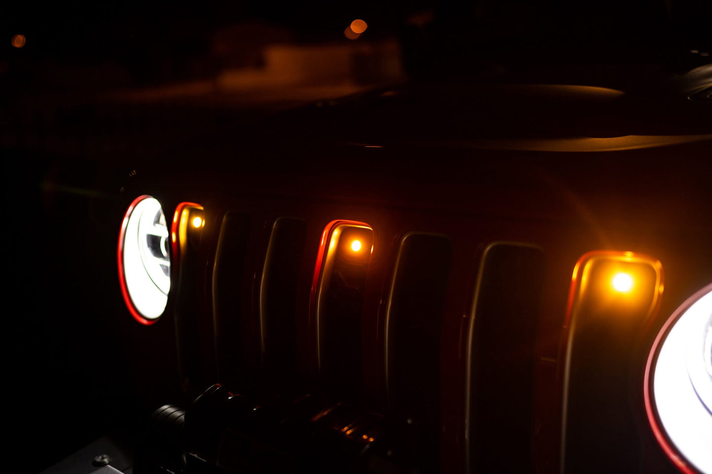 wrangler-jl-amber-grille-marker-lights.jpg