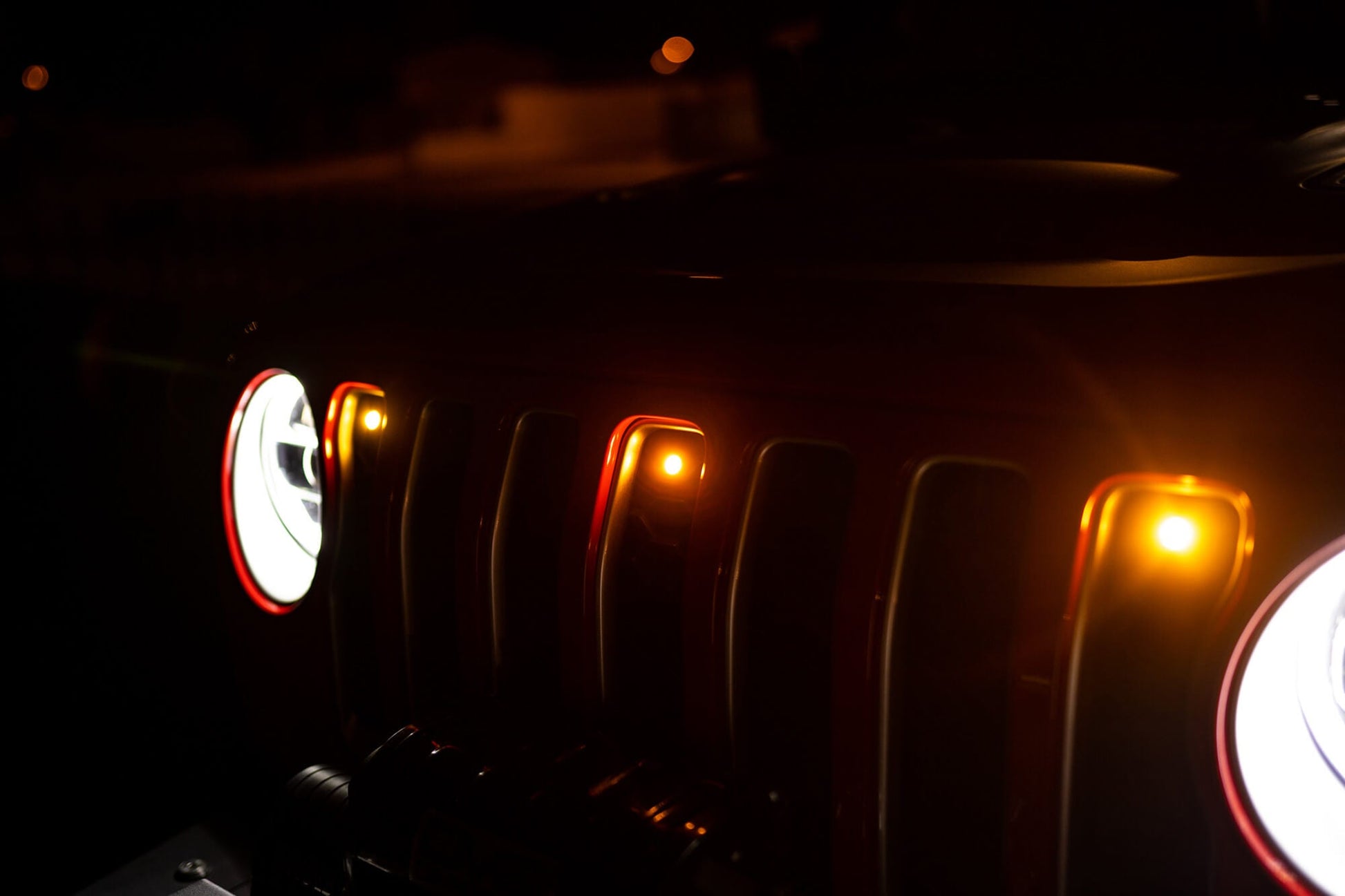 wrangler-jl-amber-grille-marker-lights.jpg