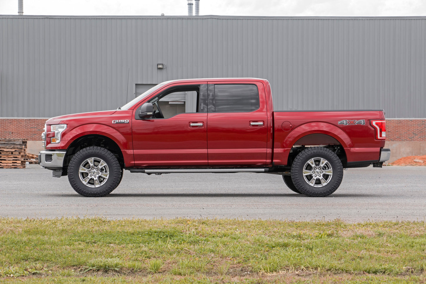 Rough Country (50006) 2 Inch Lift Kit | N3 Struts/N3 | Ford F-150 4WD (2014-2020)