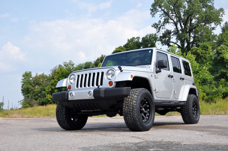 Rough Country (66970) 3.25 Inch Lift Kit | V2 | Jeep Wrangler JK 2WD/4WD (2007-2018)