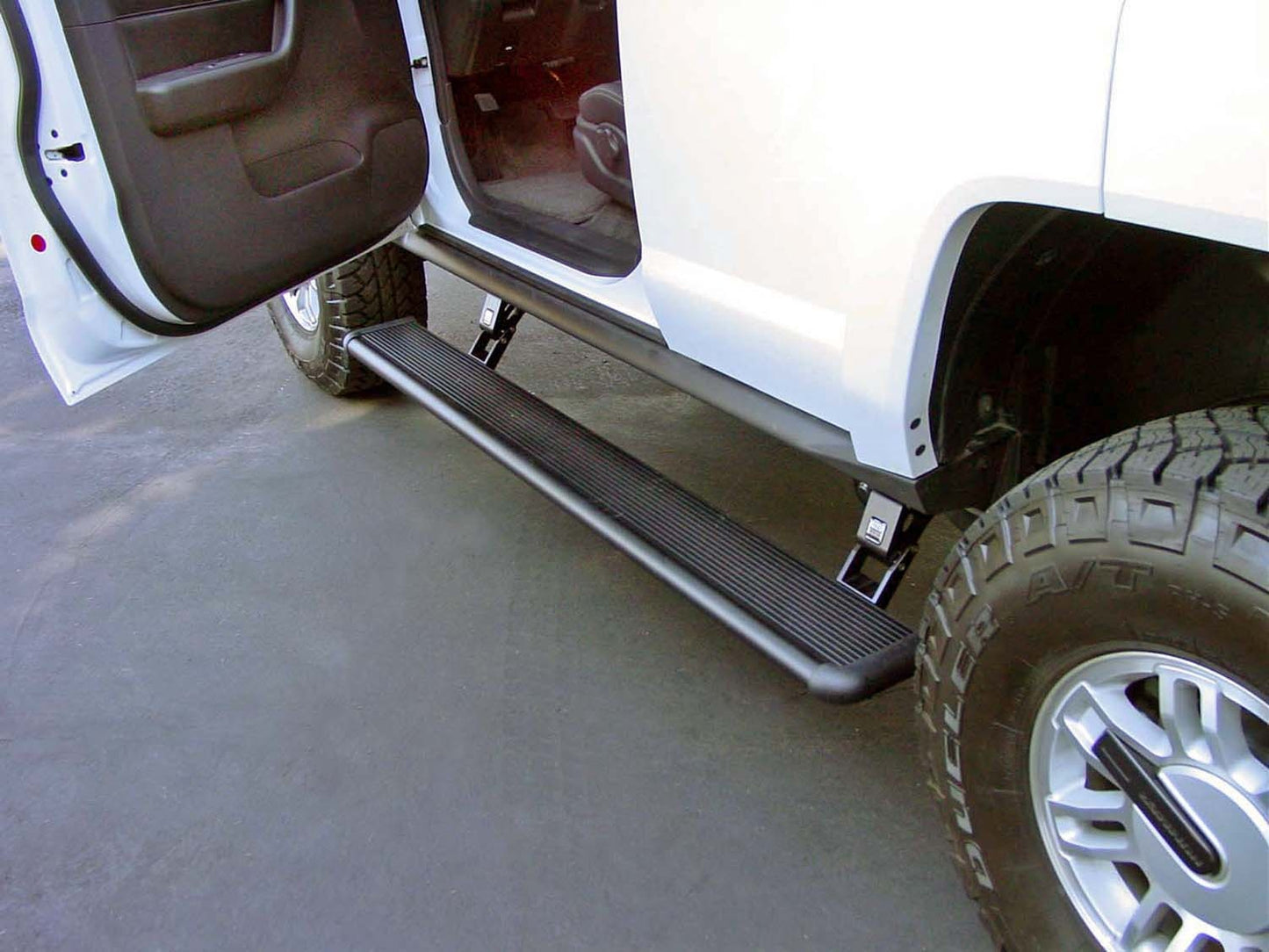 AMP Research 75116-01A PowerStep Electric Running Board - 05-10 Hummer H3, 09-19 Hummer H3T