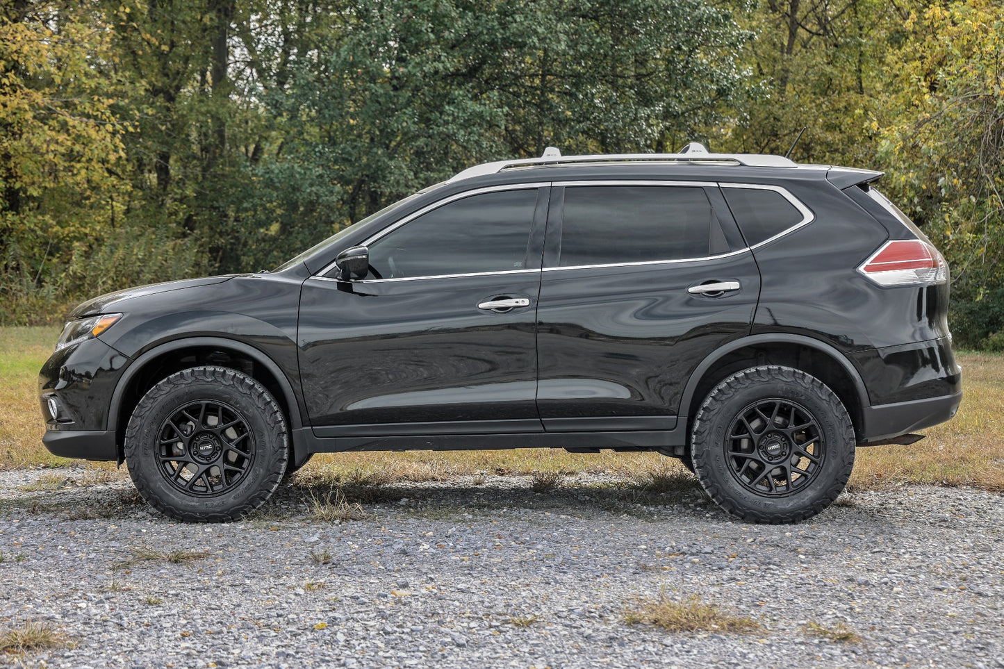 Rough Country (83300) 1.5 Inch Lift Kit | Nissan Rogue 4WD (2014-2020)