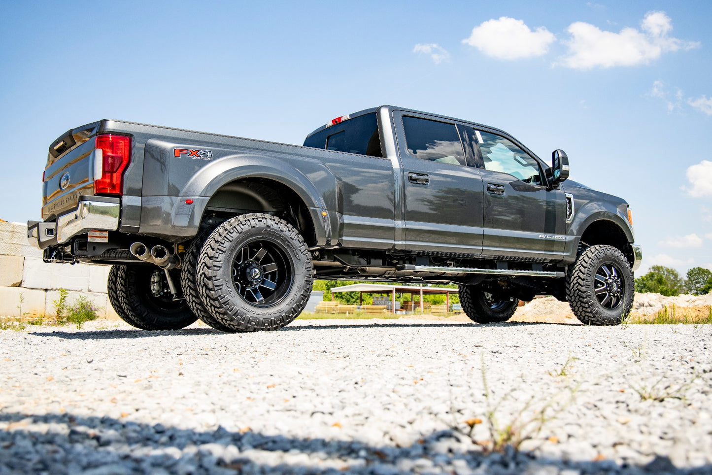 Rough Country (55951) 4.5 Inch Lift Kit | DRW | FR D/S | Vertex | Ford F-350 Super Duty 4WD (17-22)