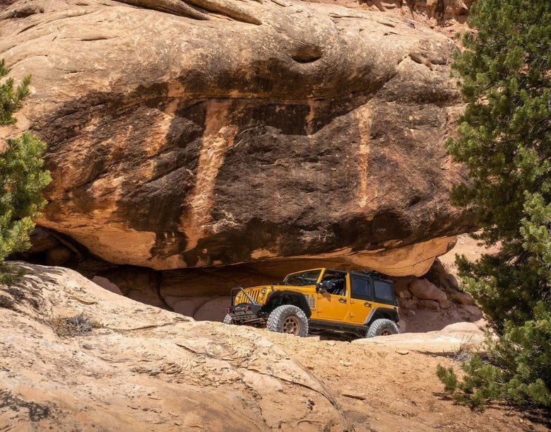 CrawlTek Pyro Stubby Front Winch Bumper | Jeep Wrangler JK - Trucks R Us