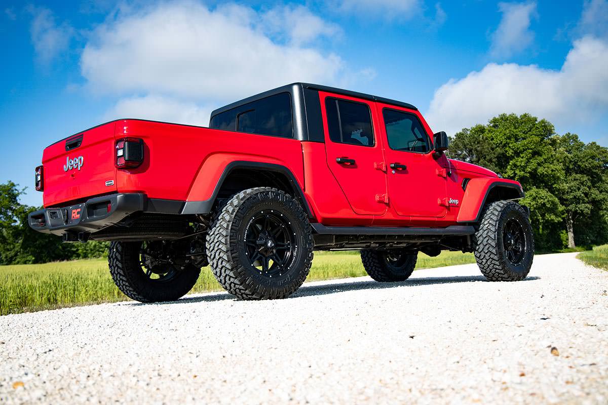 Rough Country (63730) 3.5 Inch Lift Kit | Spacers | Jeep Gladiator JT 4WD (2020-2024)