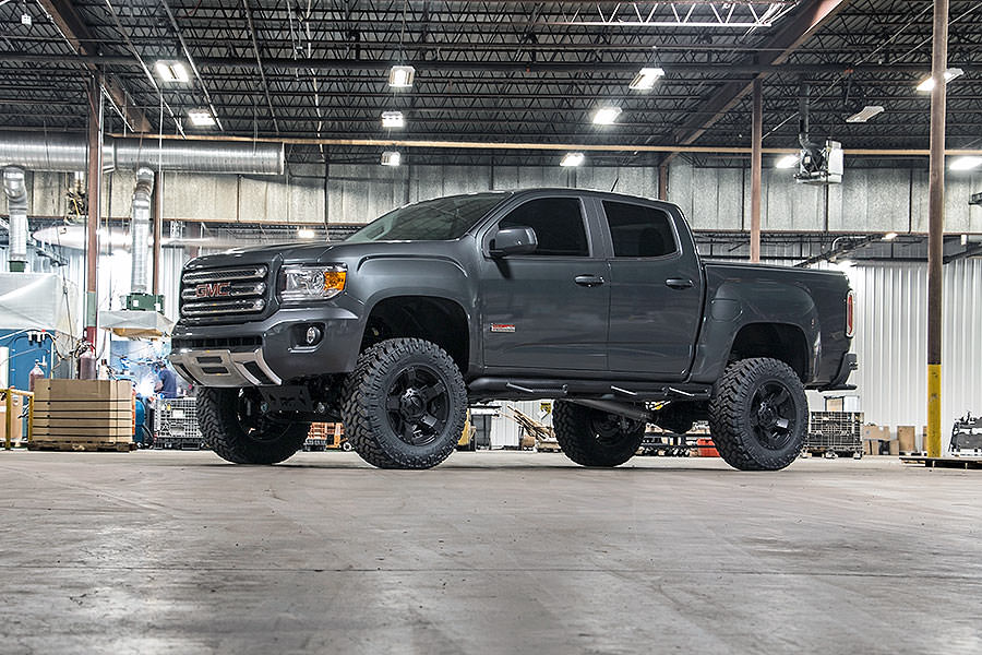 Rough Country (22131) 4 Inch Lift Kit | N3 Struts | Chevy/GMC Canyon/Colorado 2WD/4WD (2015-2022)