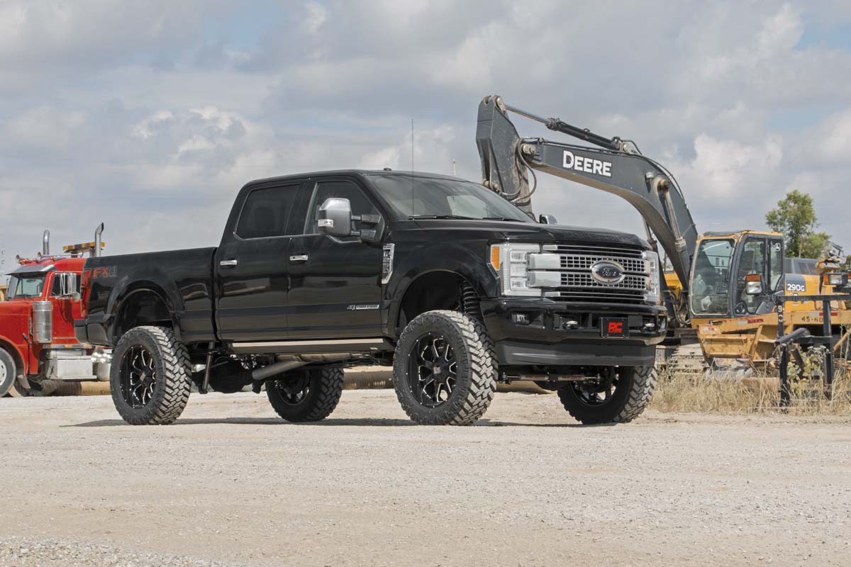 Rough Country (51240) 6 Inch Lift Kit | R/A | OVLDS | M1 | Ford F-250/F-350 Super Duty 4WD (17-22)