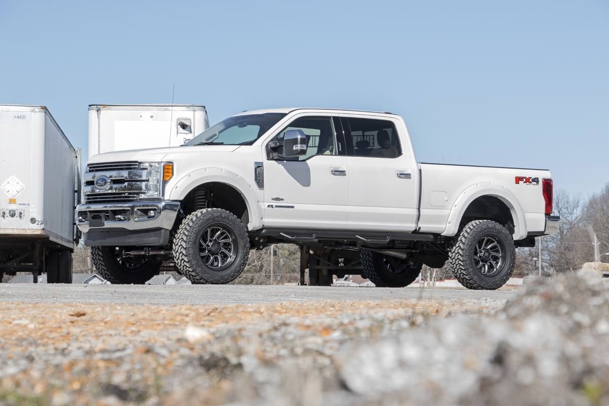 Rough Country (50656) 4.5 Inch Lift Kit | C/O V2 | Ford F-250/F-350 Super Duty 4WD (2017-2022)