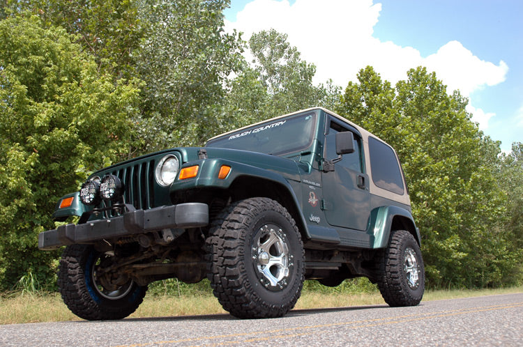 Rough Country (650) 1.5 Inch Lift Kit | Jeep Wrangler TJ (97-06)/Wrangler Unlimited (04-06)
