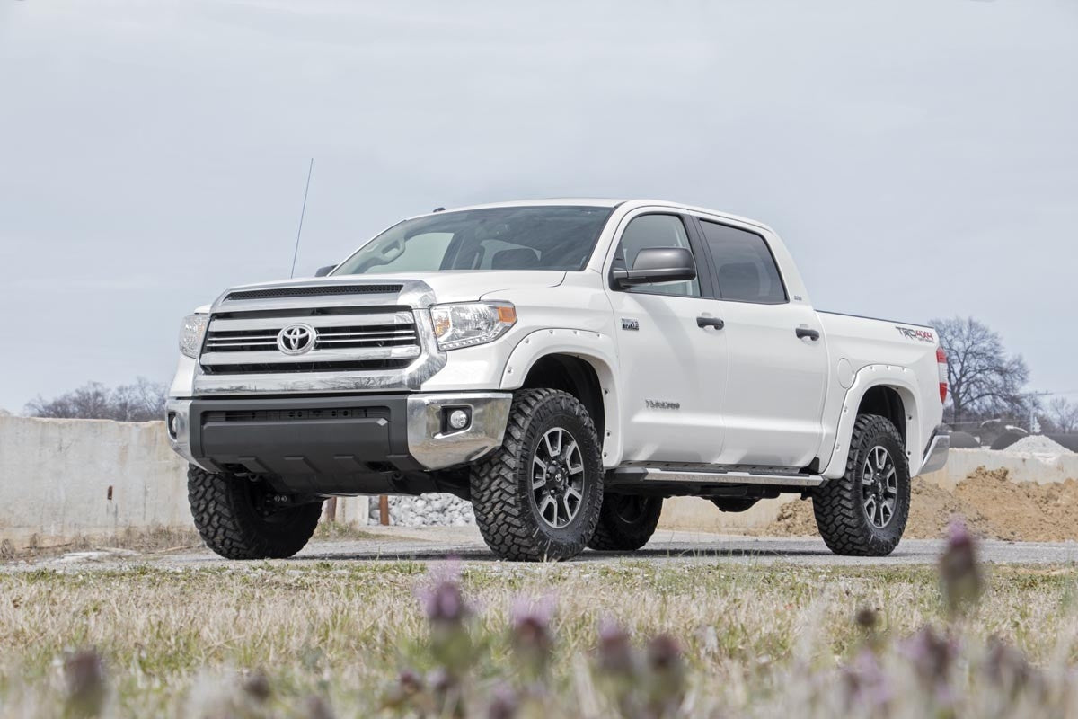 Rough Country (87000) 2.5-3 Inch Leveling Kit | Toyota Tundra 4WD (2007-2021)
